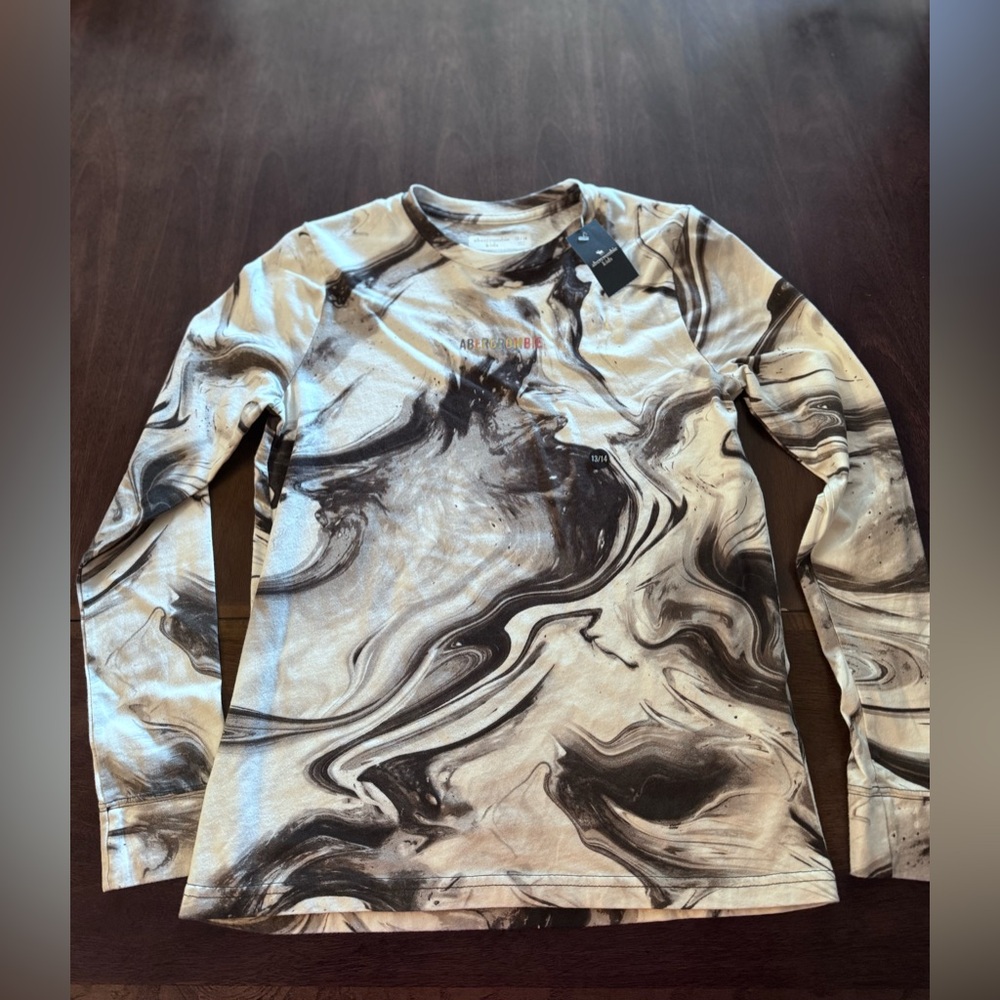 Abercrombie Kids Black and Cream Long Sleeve Tee